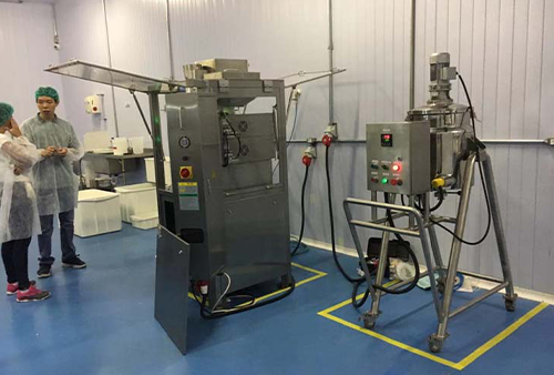 5-Brazil-customer-for-wet-granulator-with-pellet-rolling-machine